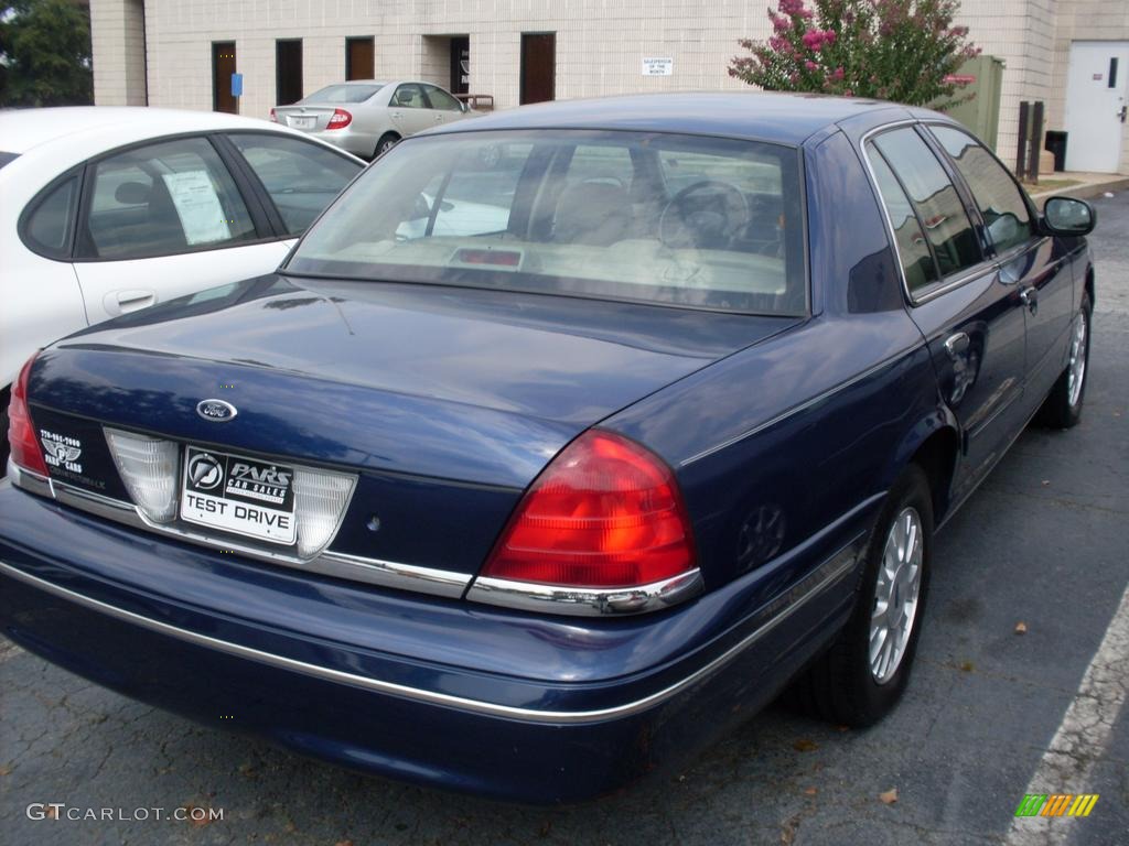 2004 Crown Victoria LX - Dark Blue Pearl Metallic / Medium Parchment photo #6