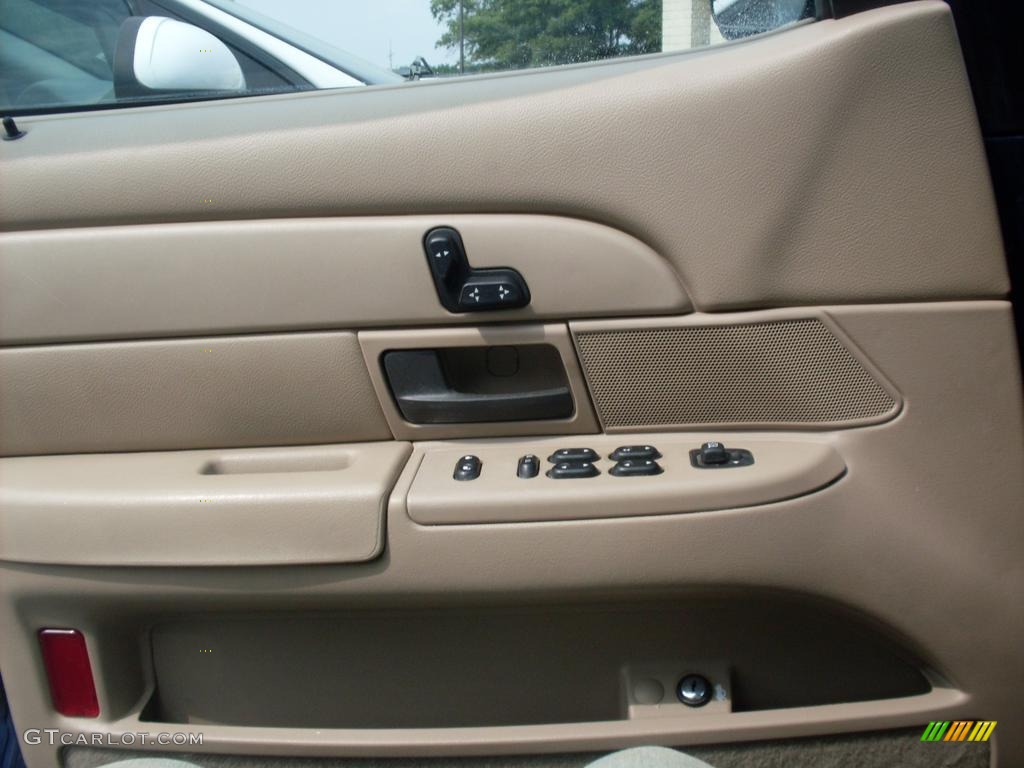 2004 Crown Victoria LX - Dark Blue Pearl Metallic / Medium Parchment photo #9