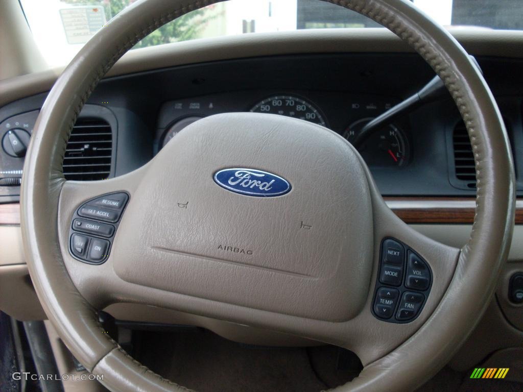 2004 Crown Victoria LX - Dark Blue Pearl Metallic / Medium Parchment photo #13