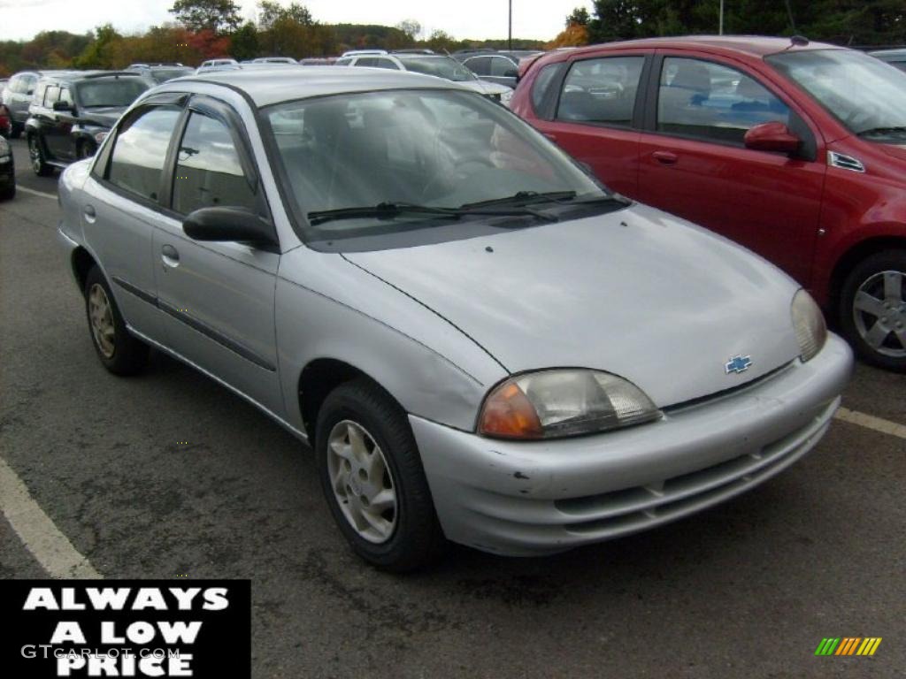 1999 Metro LSi Sedan - Silver Metallic / Gray photo #1