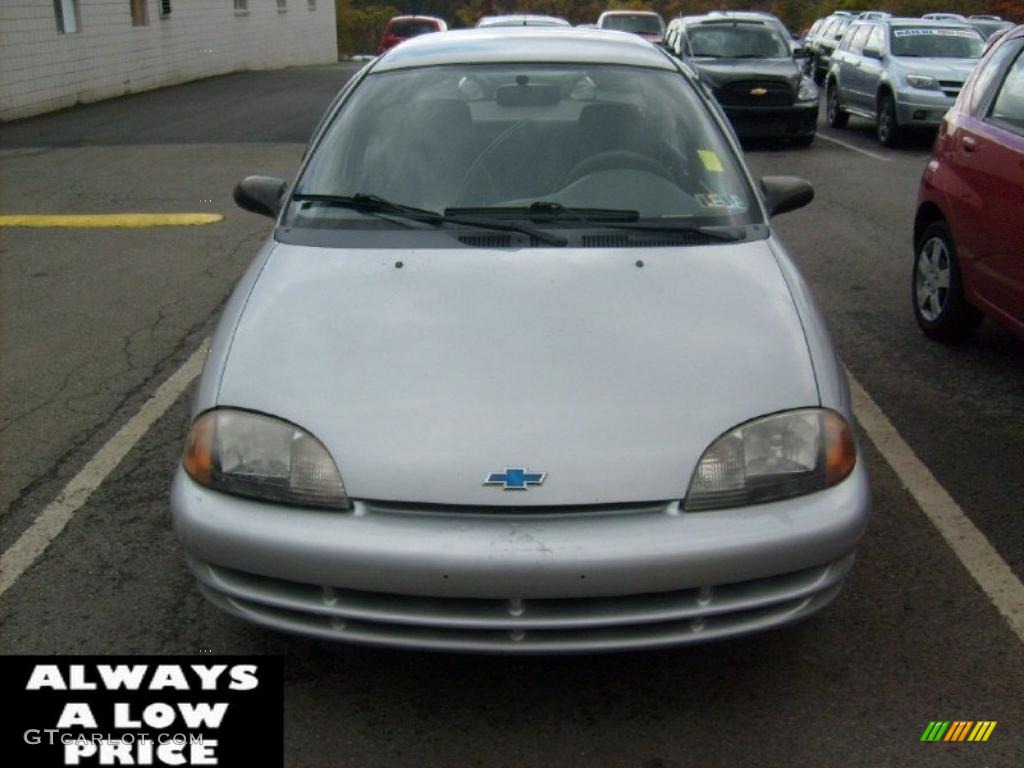 1999 Metro LSi Sedan - Silver Metallic / Gray photo #2