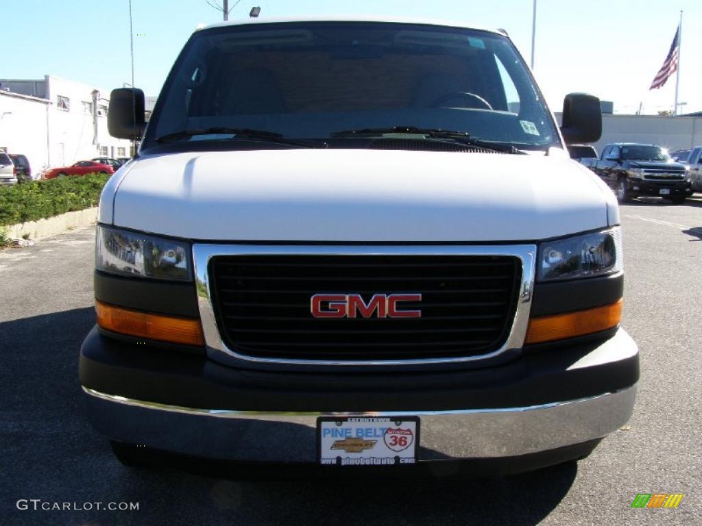 2009 Savana Van 1500 Cargo - Summit White / Medium Pewter photo #2