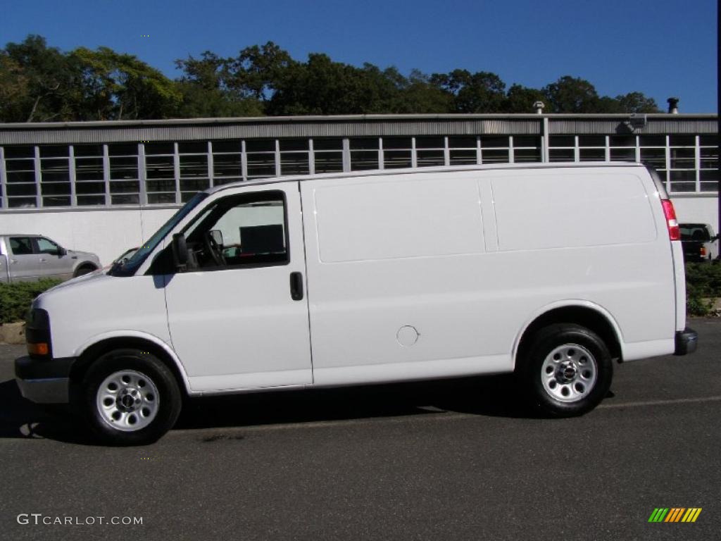 2009 Savana Van 1500 Cargo - Summit White / Medium Pewter photo #4