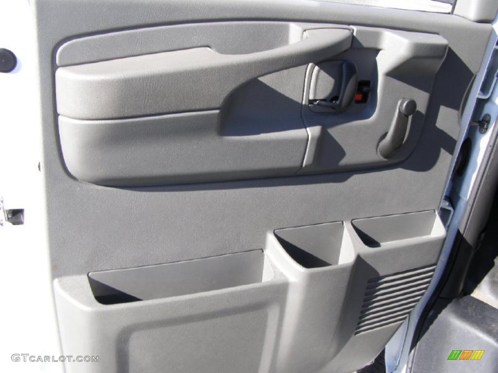 2009 Savana Van 1500 Cargo - Summit White / Medium Pewter photo #10