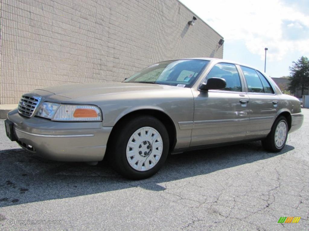 2004 Crown Victoria LX - Arizona Beige Metallic / Medium Parchment photo #1