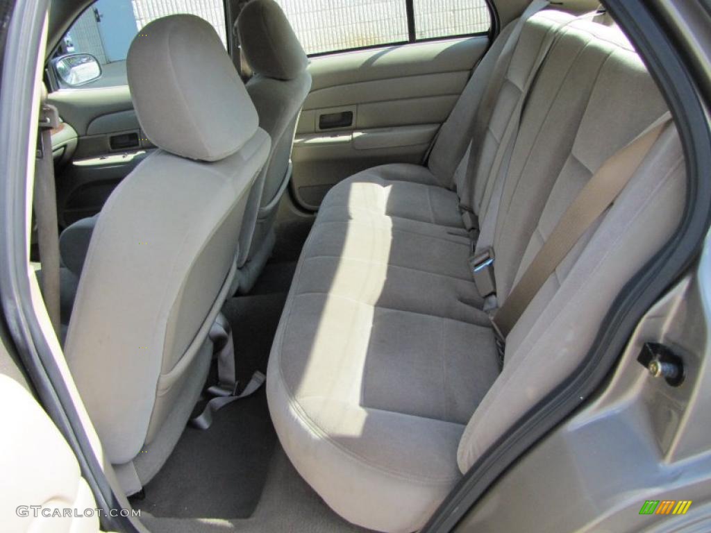 Medium Parchment Interior 2004 Ford Crown Victoria LX Photo #38087843