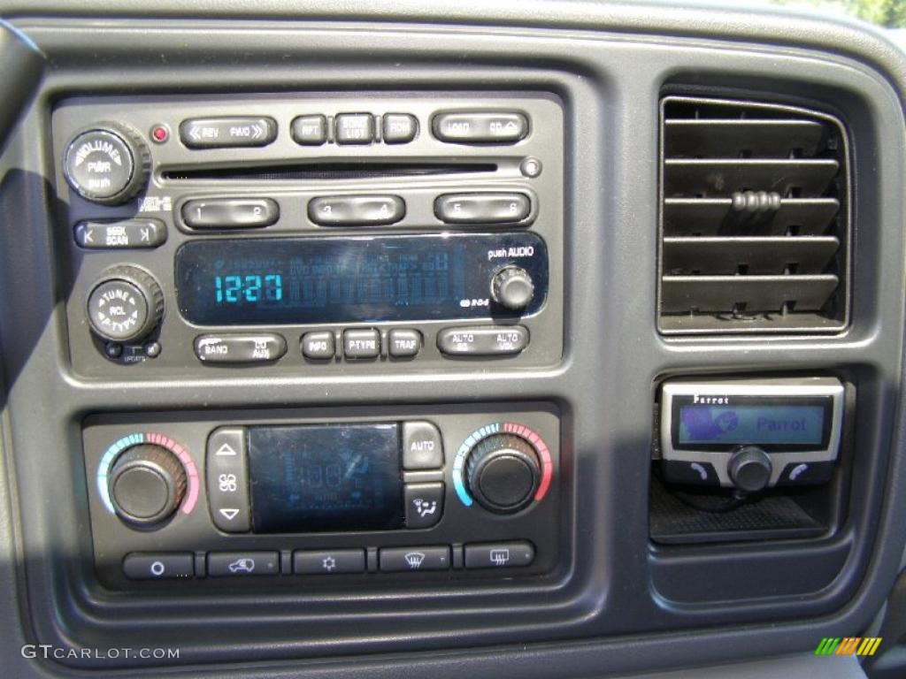 2003 Suburban 1500 LT 4x4 - Light Pewter Metallic / Gray/Dark Charcoal photo #14