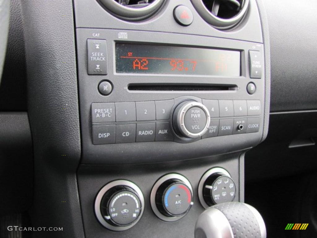 2010 Nissan Rogue S AWD 360 Value Package Controls Photo #38088707
