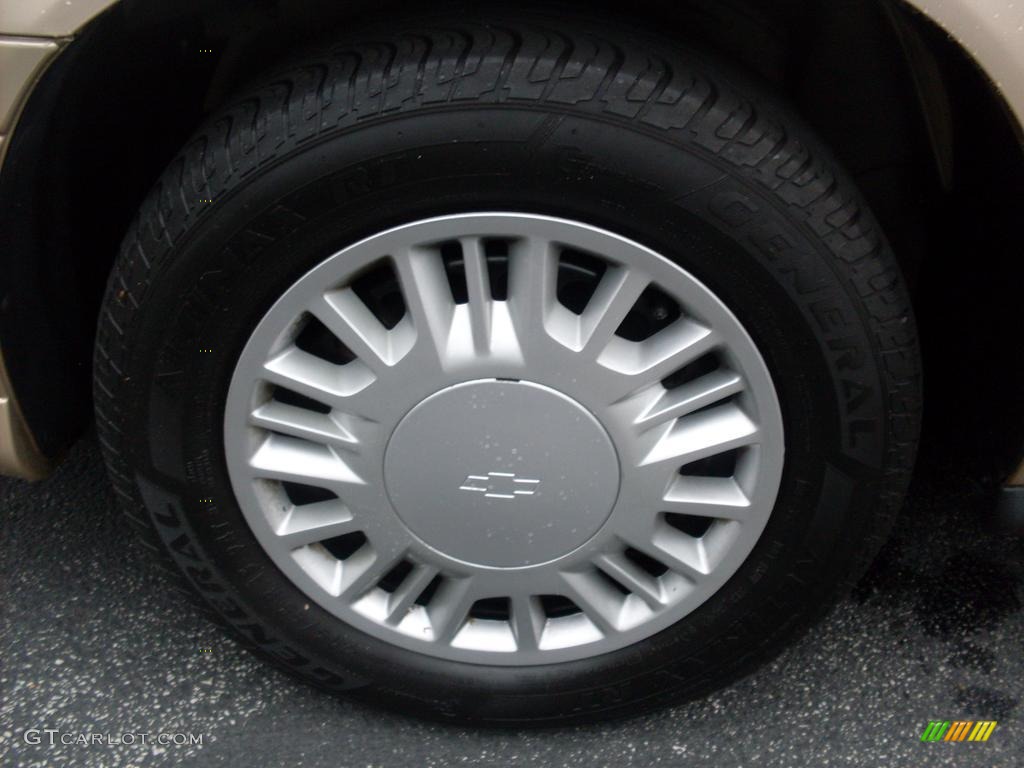 2005 Chevrolet Classic Standard Classic Model Wheel Photo #38088947