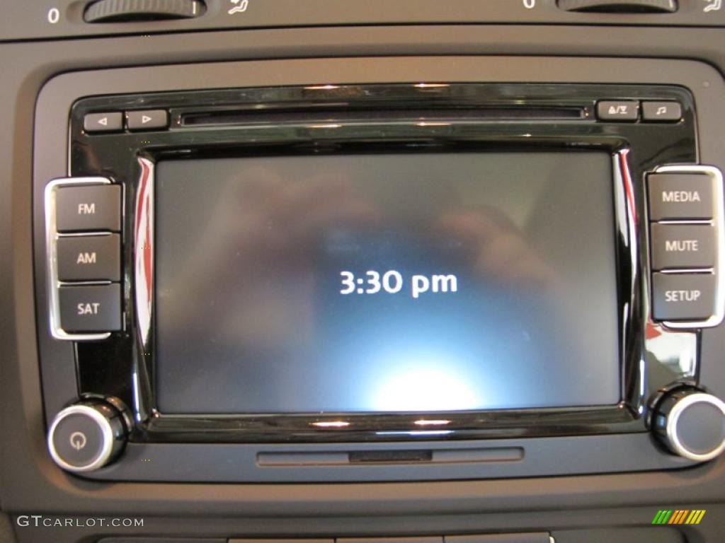 2011 Volkswagen Jetta TDI SportWagen Controls Photo #38090351