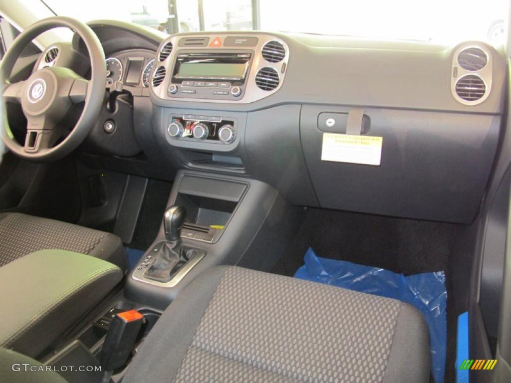 2011 Volkswagen Tiguan S Charcoal Dashboard Photo #38090551