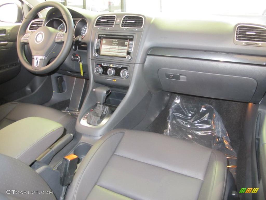 2011 Volkswagen Jetta SE SportWagen Titan Black Dashboard Photo #38090815