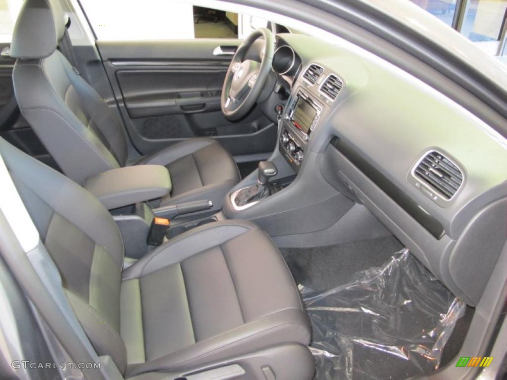 Titan Black Interior 2011 Volkswagen Jetta SE SportWagen Photo #38090831