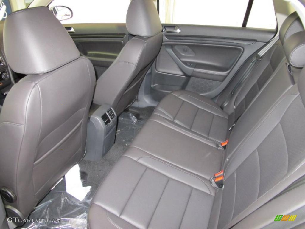 Titan Black Interior 2011 Volkswagen Jetta SE SportWagen Photo #38090847