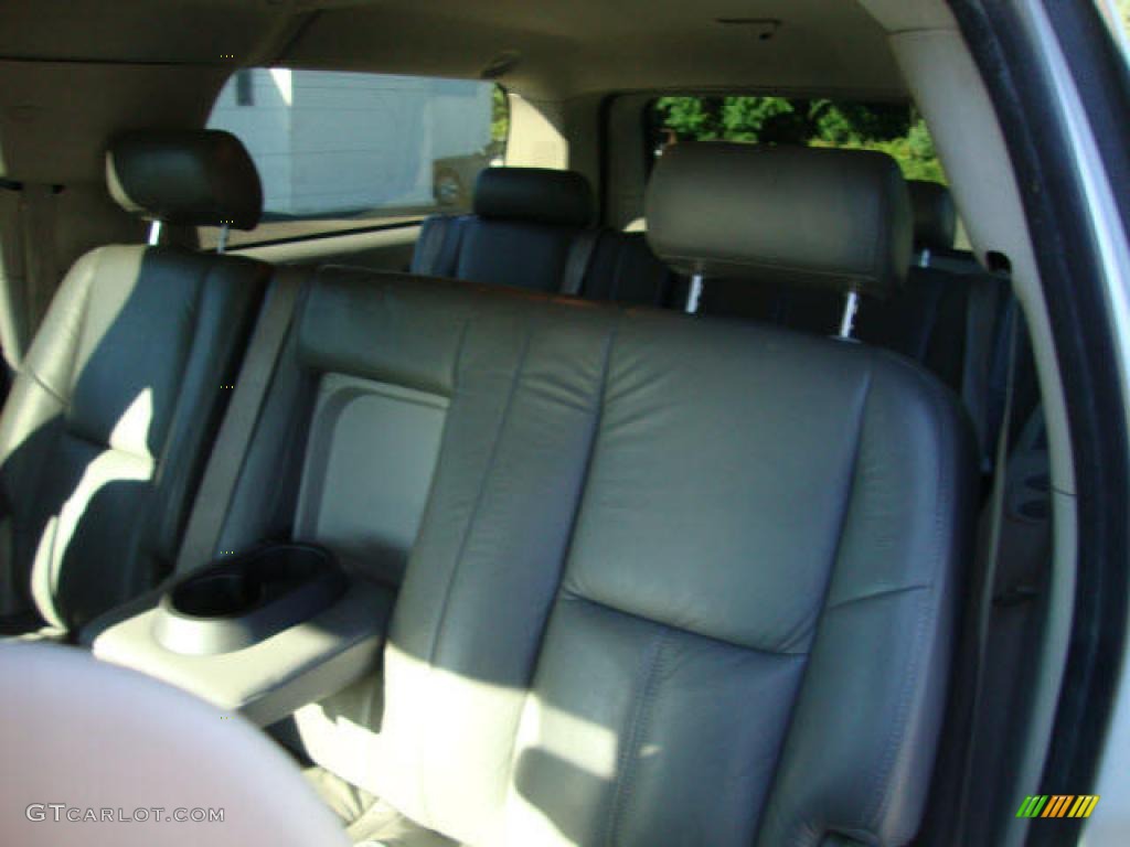 2007 Suburban 1500 LT 4x4 - Summit White / Light Titanium/Dark Titanium photo #12