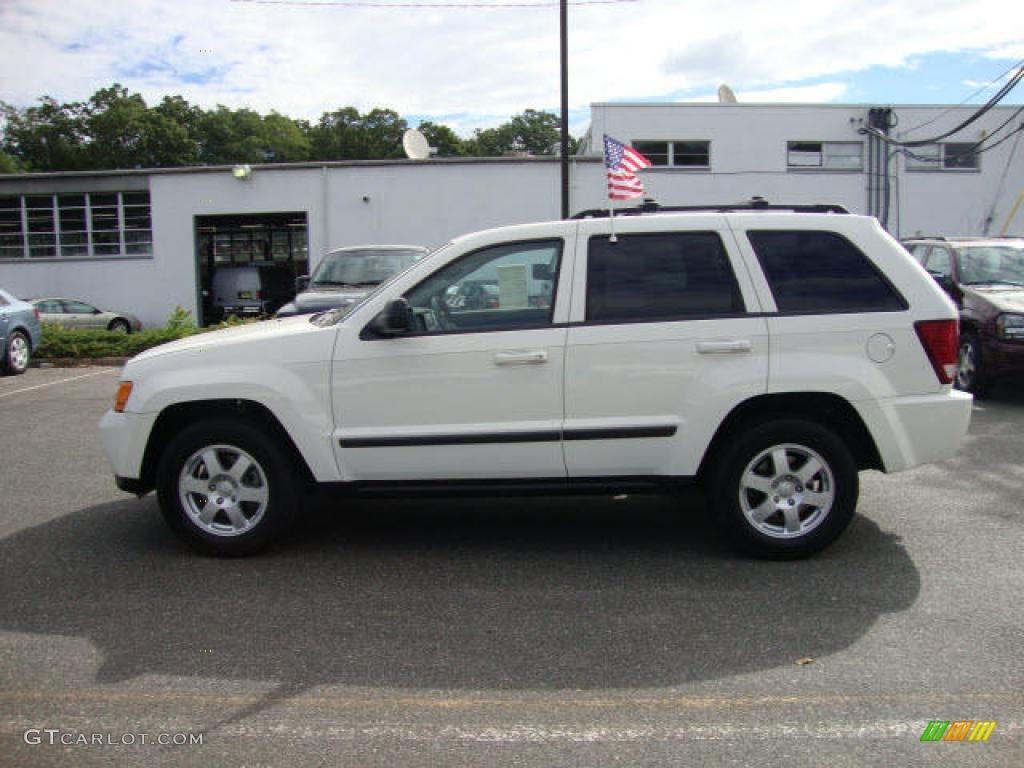 2008 Grand Cherokee Laredo 4x4 - Stone White / Khaki photo #4