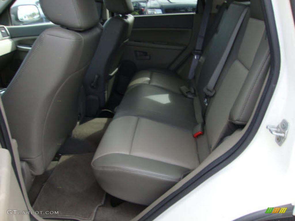 2008 Grand Cherokee Laredo 4x4 - Stone White / Khaki photo #12