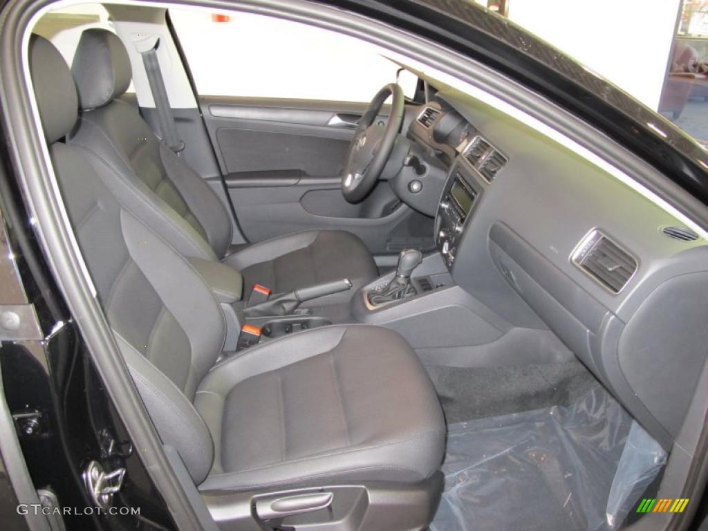 Titan Black Interior 2011 Volkswagen Jetta SE Sedan Photo #38092355