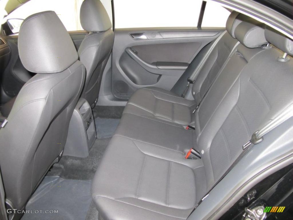 Titan Black Interior 2011 Volkswagen Jetta SE Sedan Photo #38092371