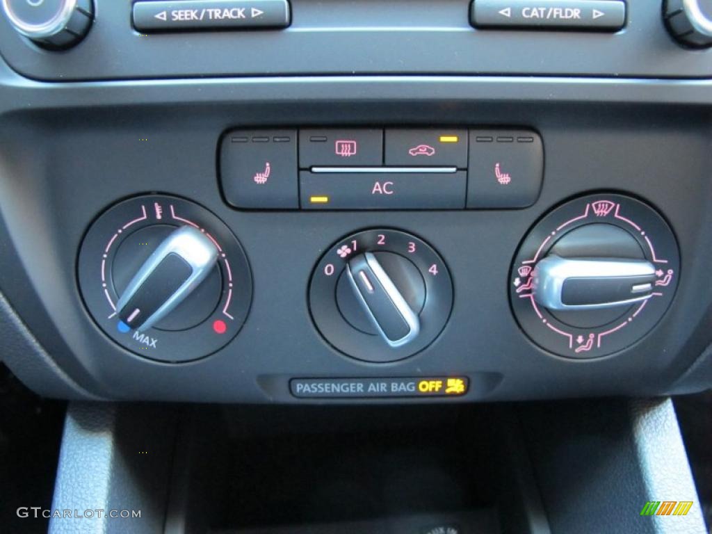 2011 Volkswagen Jetta SE Sedan Controls Photo #38092451