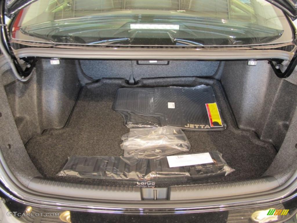 2011 Volkswagen Jetta SE Sedan Trunk Photo #38092601