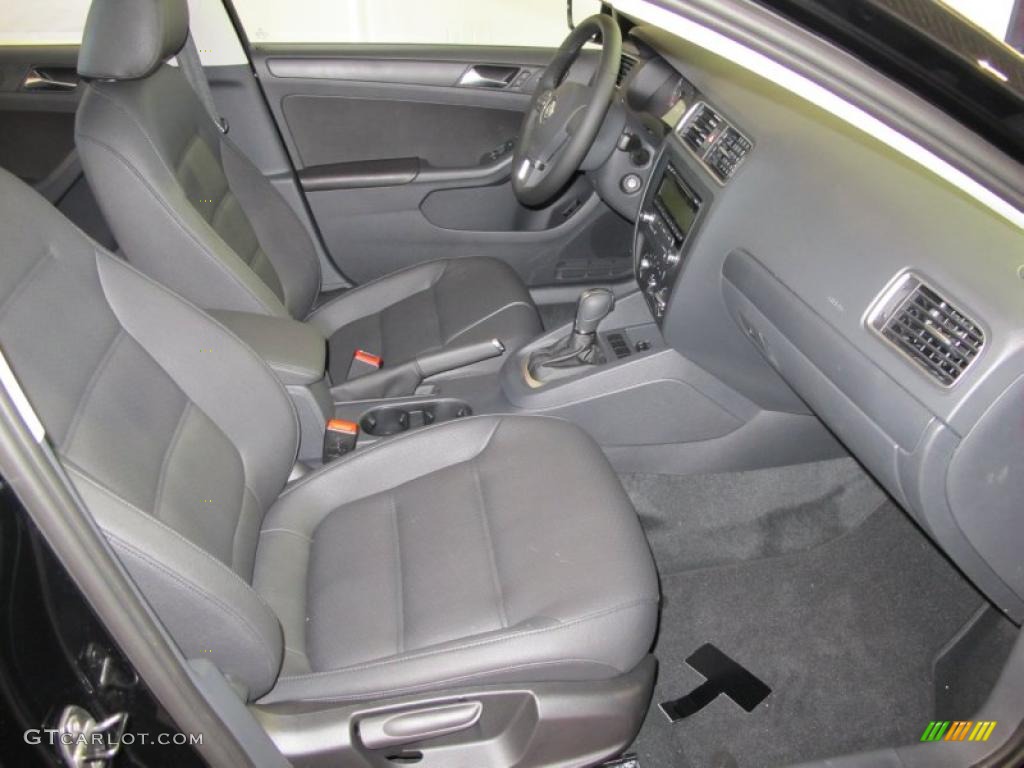 Titan Black Interior 2011 Volkswagen Jetta SE Sedan Photo #38092655