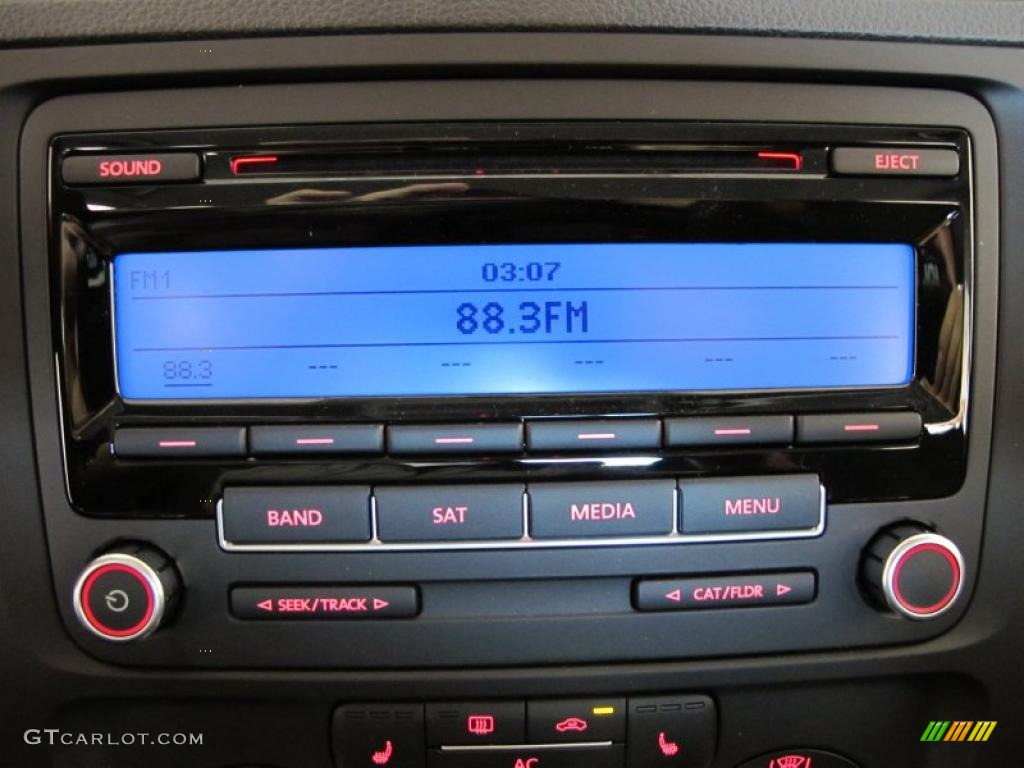 2011 Volkswagen Jetta SE Sedan Controls Photo #38092753