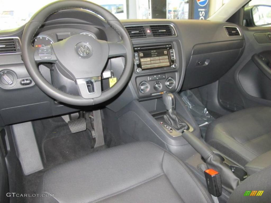 2011 Volkswagen Jetta SE Sedan Titan Black Dashboard Photo #38092981
