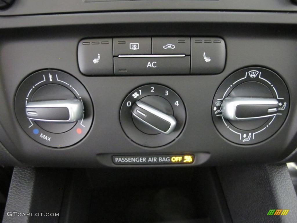 2011 Volkswagen Jetta SE Sedan Controls Photo #38093061