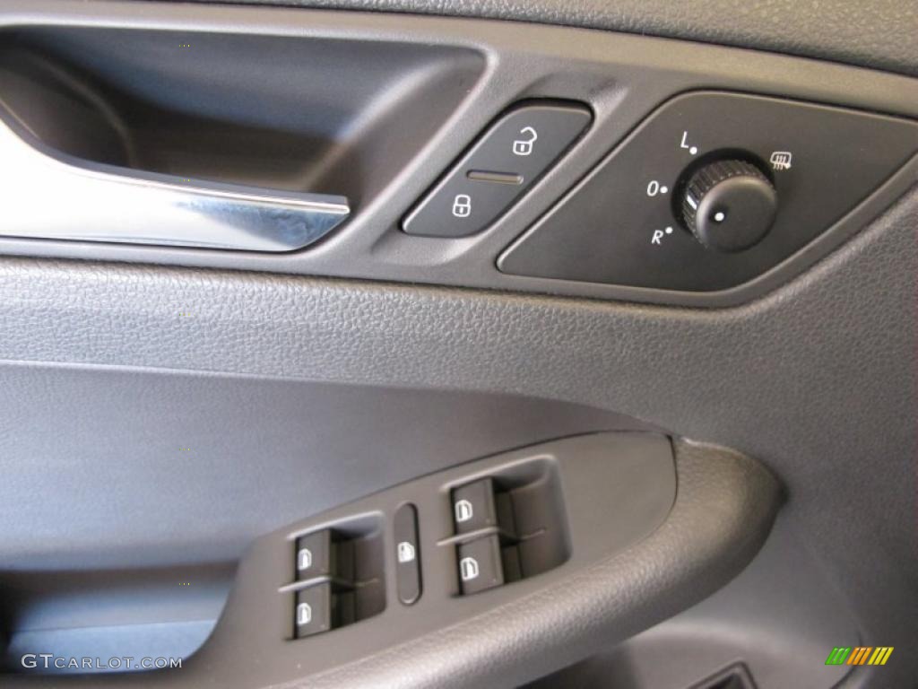 2011 Volkswagen Jetta SE Sedan Controls Photo #38093591