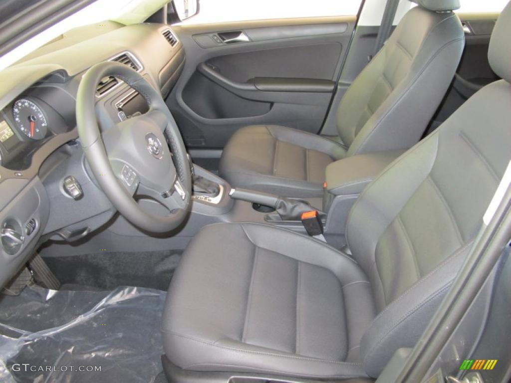 Titan Black Interior 2011 Volkswagen Jetta SE Sedan Photo #38093615