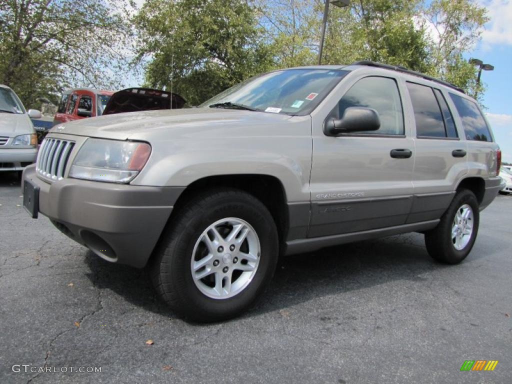 2004 Grand Cherokee Laredo 4x4 - Light Pewter Metallic / Sandstone photo #1