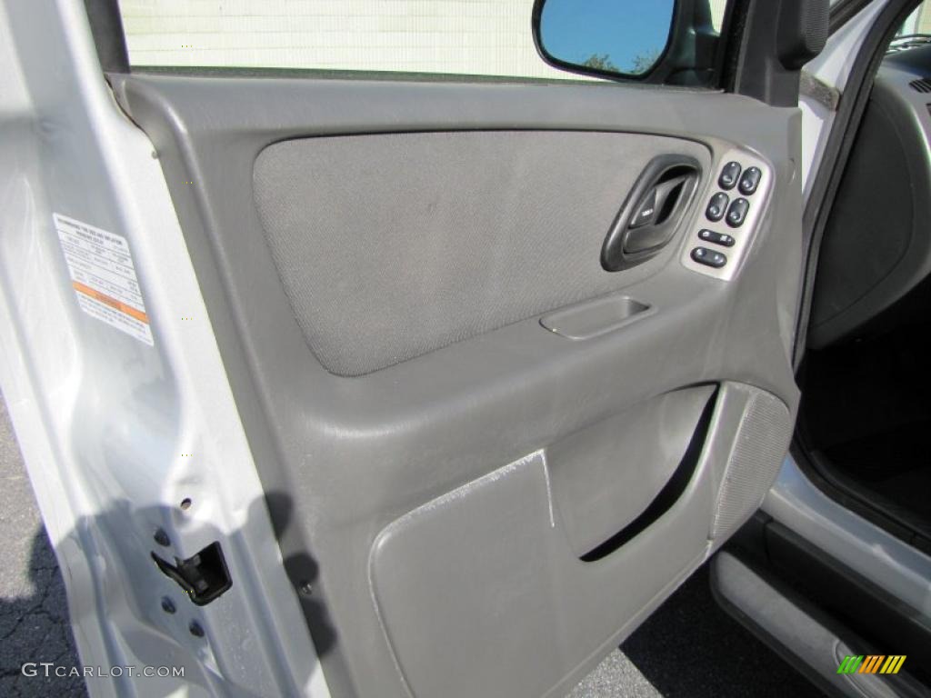 Medium/Dark Flint Interior 2004 Ford Escape XLT V6 4WD Photo #38098247