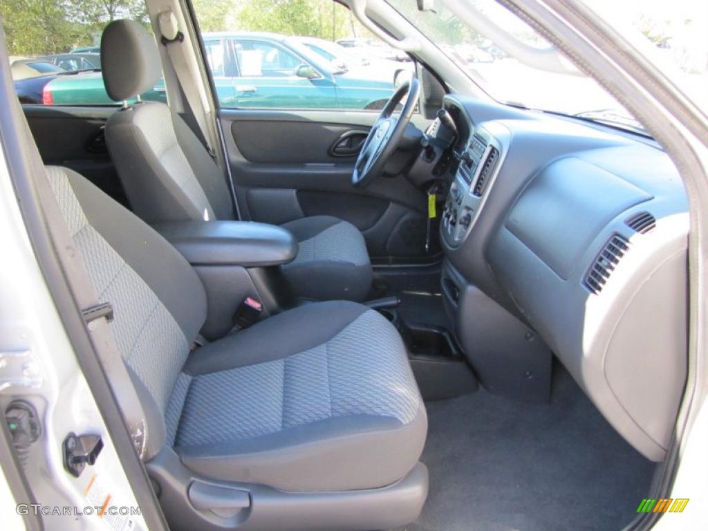 Medium/Dark Flint Interior 2004 Ford Escape XLT V6 4WD Photo #38098311