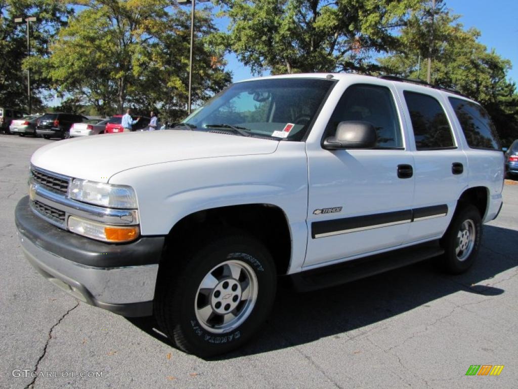 2003 Tahoe LS - Summit White / Gray/Dark Charcoal photo #1