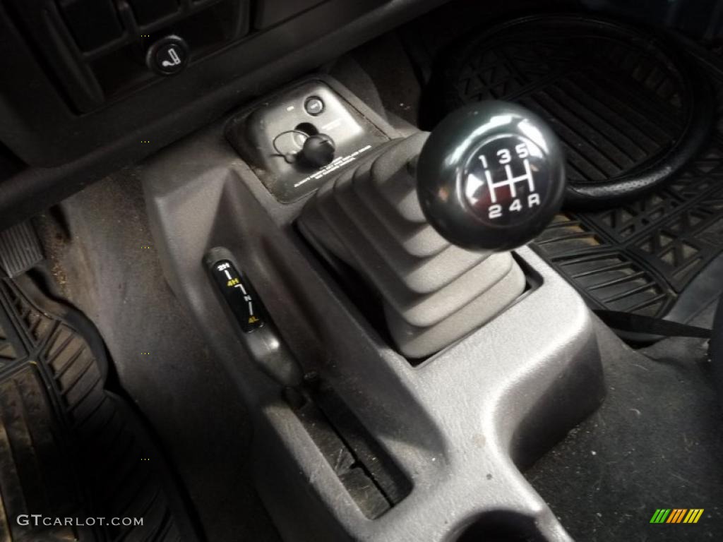 1999 Jeep Wrangler SE 4x4 5 Speed Manual Transmission Photo #38099011