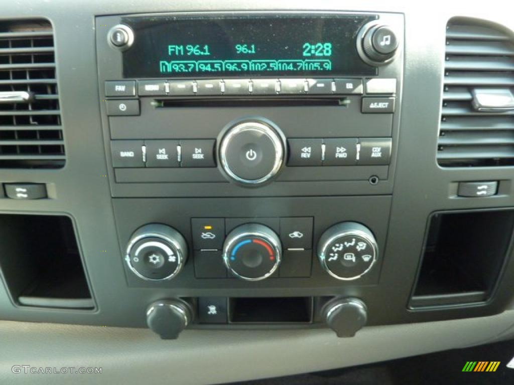 2011 Chevrolet Silverado 1500 LS Extended Cab 4x4 Controls Photo #38101627