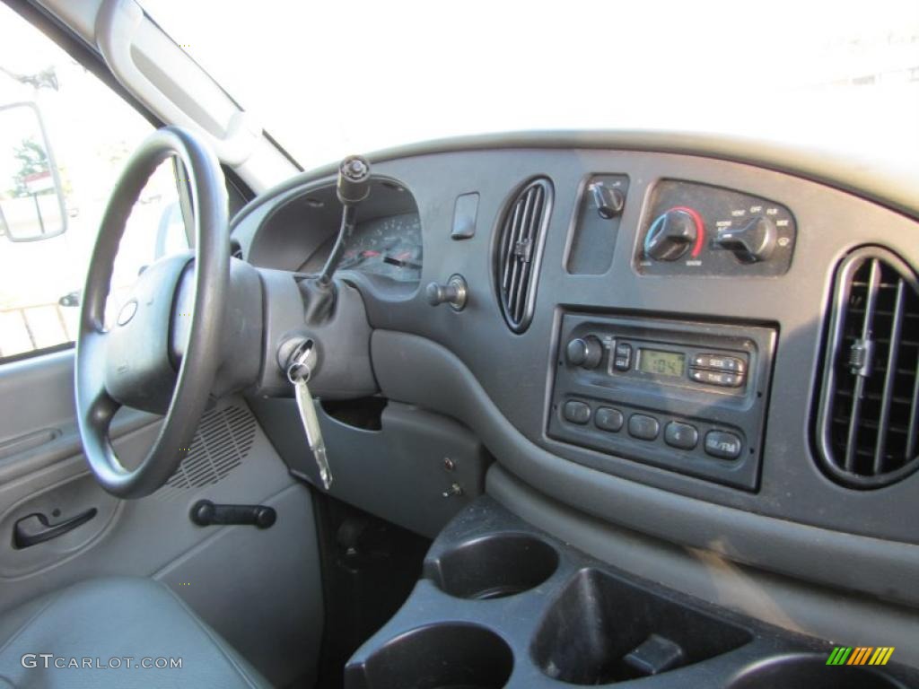 Medium Flint Interior 2006 Ford E Series Cutaway E350 Commercial Moving Van Photo #38102867