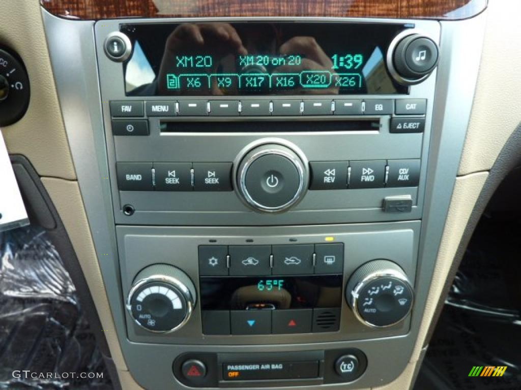 2011 Chevrolet Malibu LTZ Controls Photo #38105303