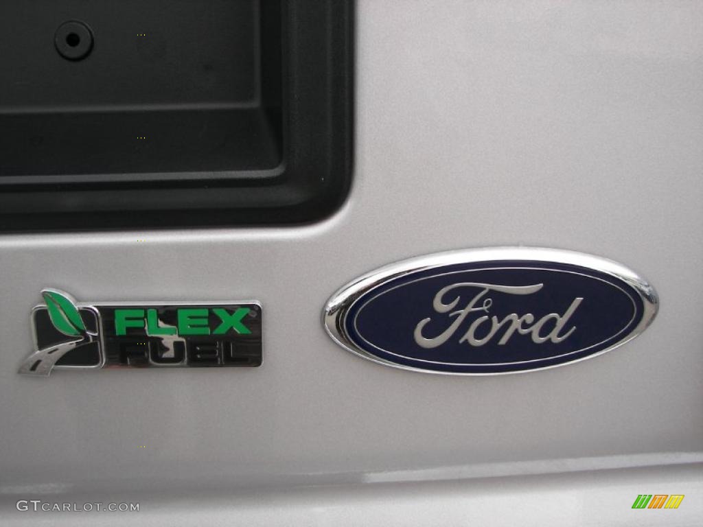 2010 Ford E Series Van E350 XLT Passenger Marks and Logos Photo #38106115