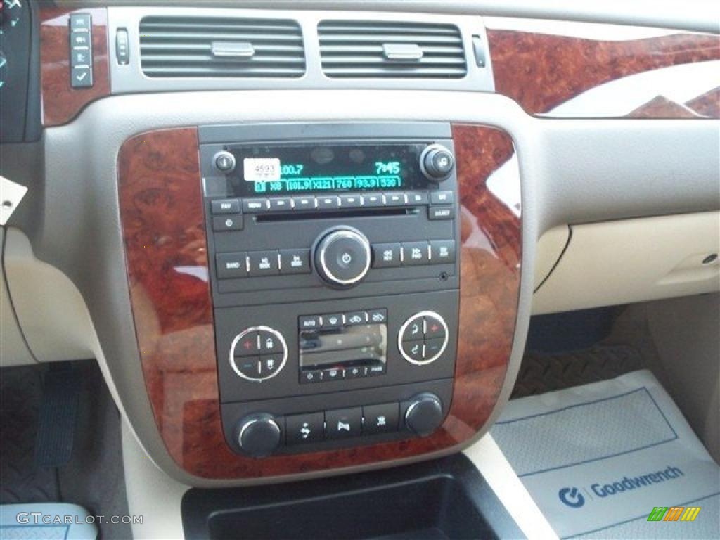 2011 Chevrolet Silverado 1500 LTZ Crew Cab 4x4 Controls Photo #38106175