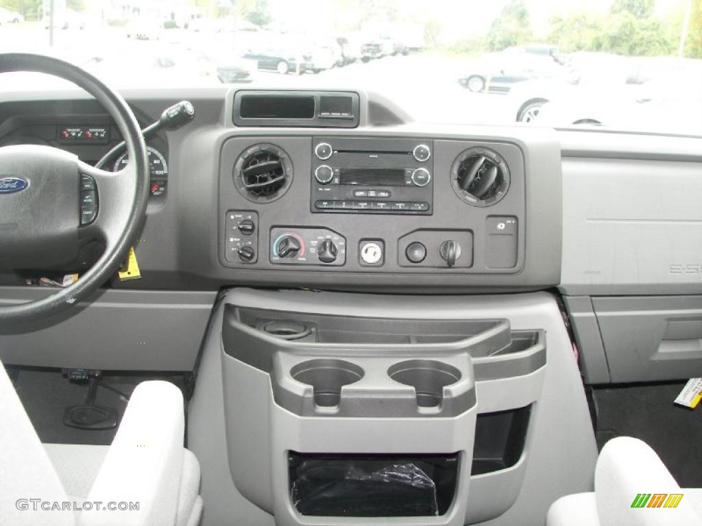 2010 Ford E Series Van E350 XLT Passenger Controls Photo #38106199