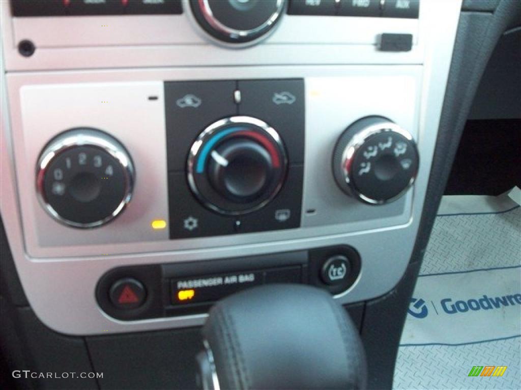 2011 Chevrolet Malibu LT Controls Photo #38107003