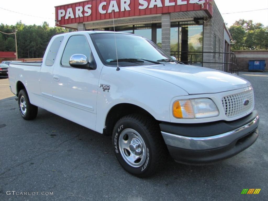 2002 F150 XLT SuperCab - Oxford White / Medium Graphite photo #4