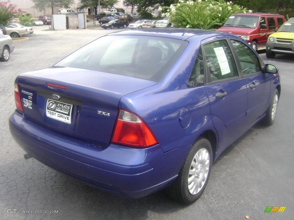 2006 Focus ZX4 SE Sedan - Sonic Blue Metallic / Dark Flint/Light Flint photo #3