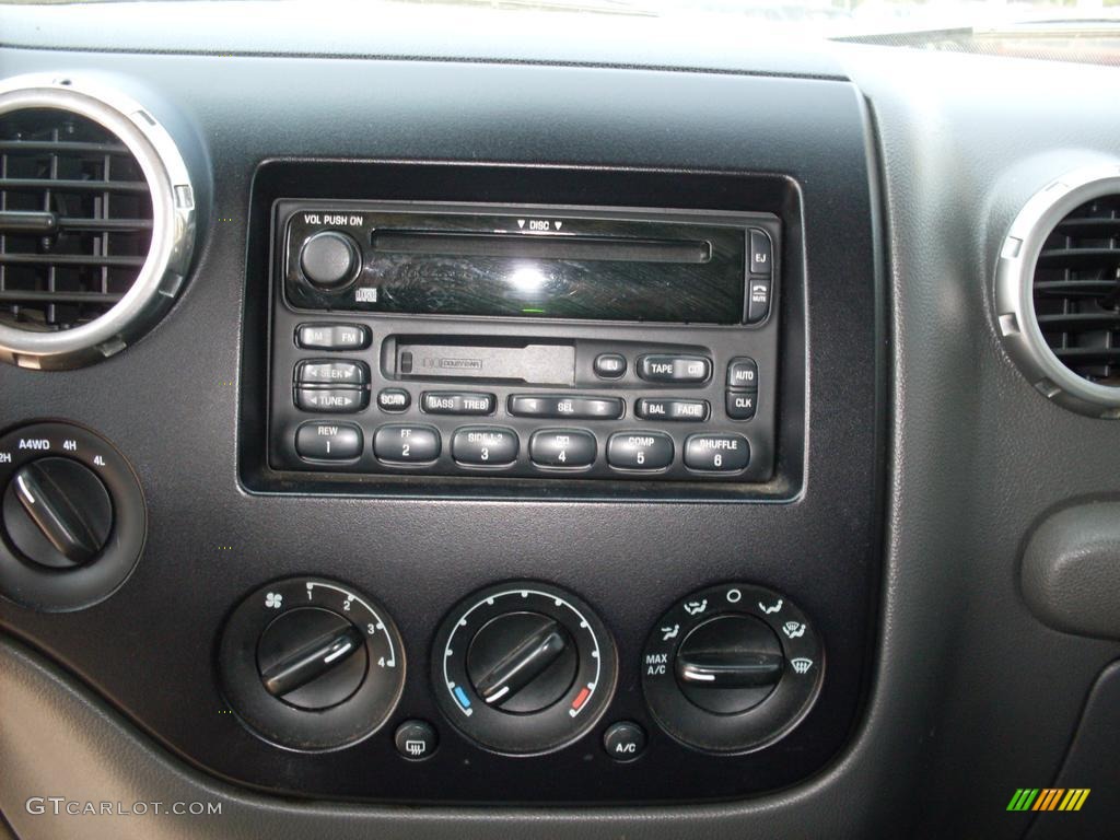 2003 Expedition XLT 4x4 - Silver Birch Metallic / Flint Grey photo #14