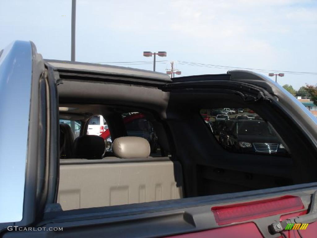 2004 GMC Envoy XUV SLT 4x4 Trunk Photo #38109715