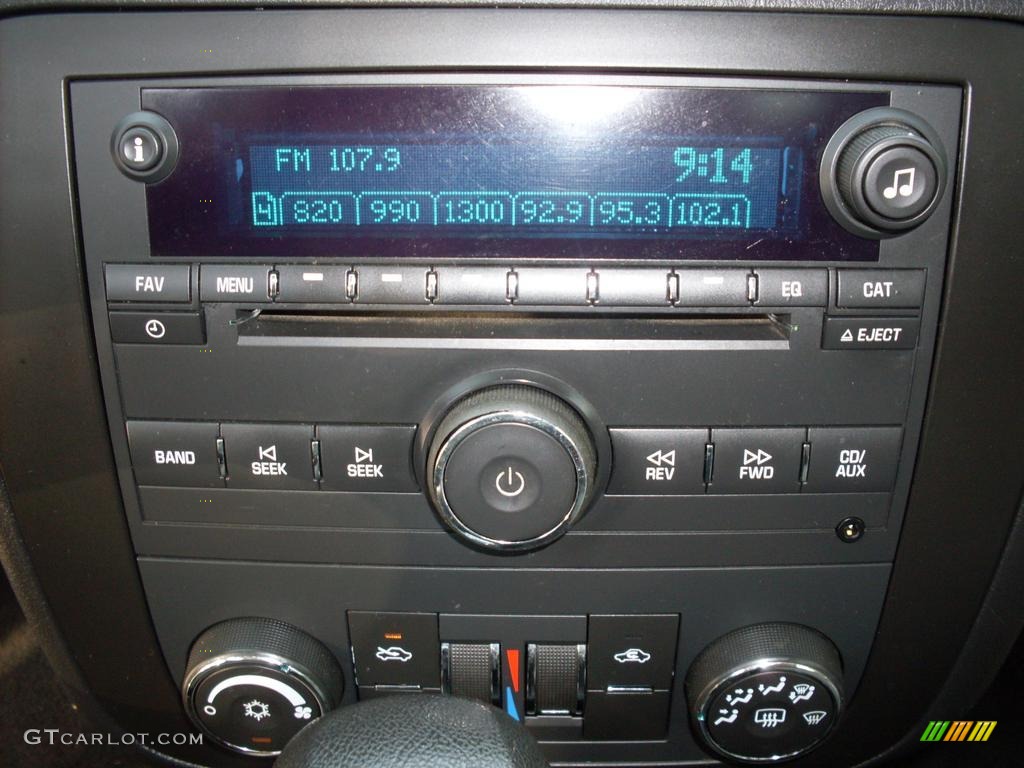 2006 Chevrolet Monte Carlo LT Controls Photo #38109799