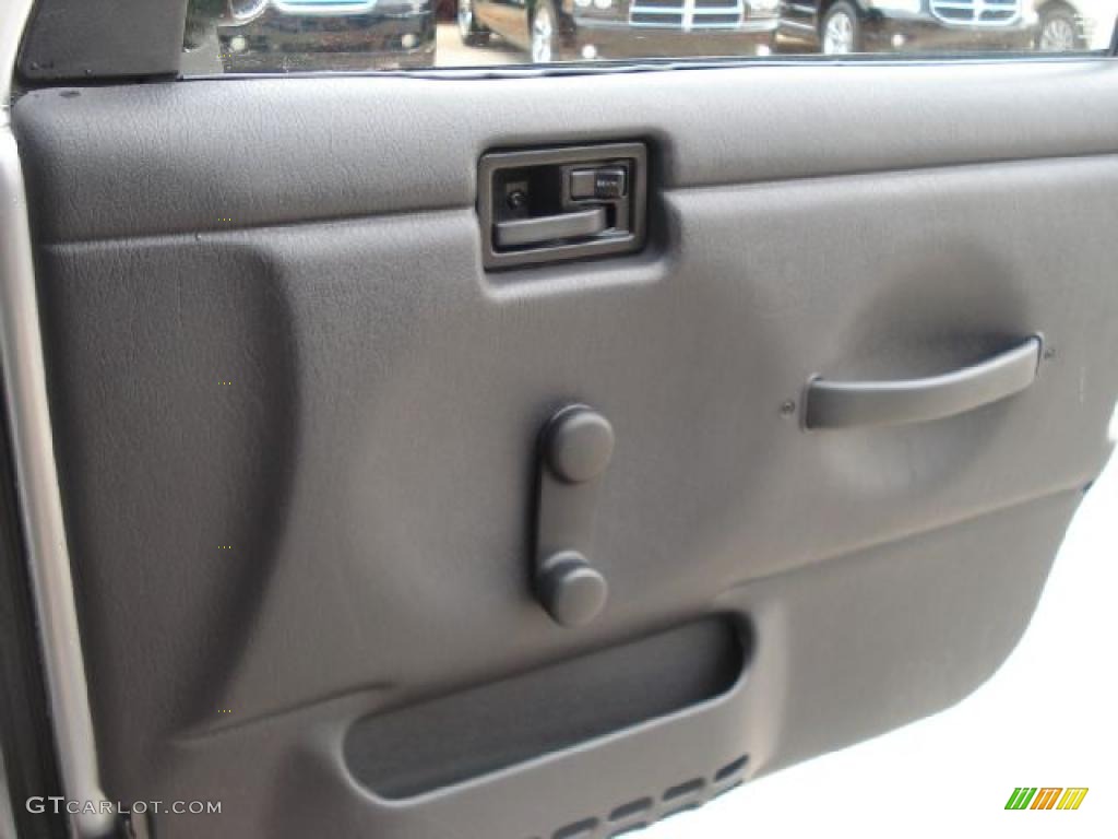 2004 Wrangler Rubicon 4x4 - Bright Silver Metallic / Dark Slate Gray photo #24