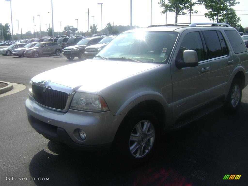 Silver Birch Metallic Lincoln Aviator